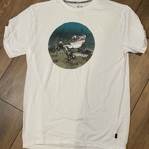 SOLD***Oakley White Graphic Men's T-Shirt